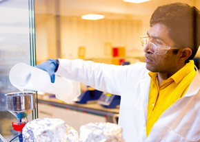 A Shell Qatar staff member in a Pearl GTL plant laboratory. (photo)