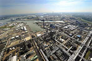Our Pernis refinery in Rotterdam, the Netherlands. (photo)