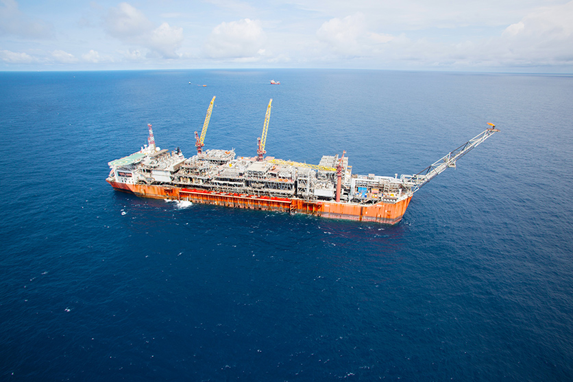 Bonga Main FPSO facility lies in deep water, Gulf of Guinea, Nigeria (SNEPCO) (photo)