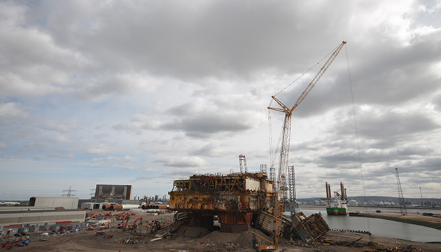 Further dismantled Brent Delta topside being recycled in Hartlepool, UK in 2018. (photo)
