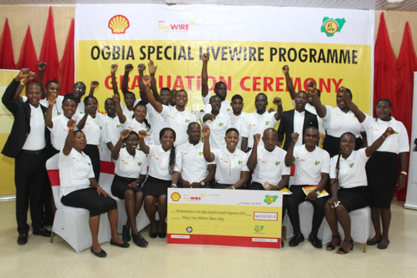 Group photo of graduates of the Ogbia LiveWIRE programme who received entrepreneurship training and start-up grants. (photo)