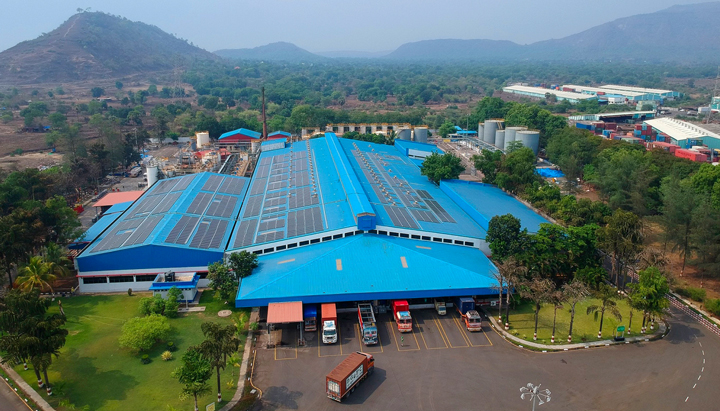 Aerial view of Shell lubricant oil blending plant in Taloja, India, 2019 (photo)