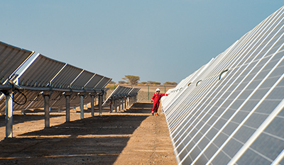 Routine work at a solar plant in Oman (photo)