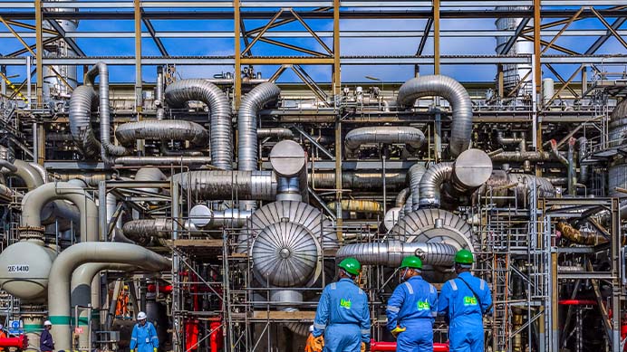 NLNG plant. Operators working on site. Bonny, Port Harcourt, Nigeria. 2018 Model releases and HSSE sign off.
(photo)