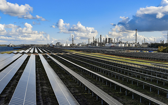 Huge solar plant (photo)